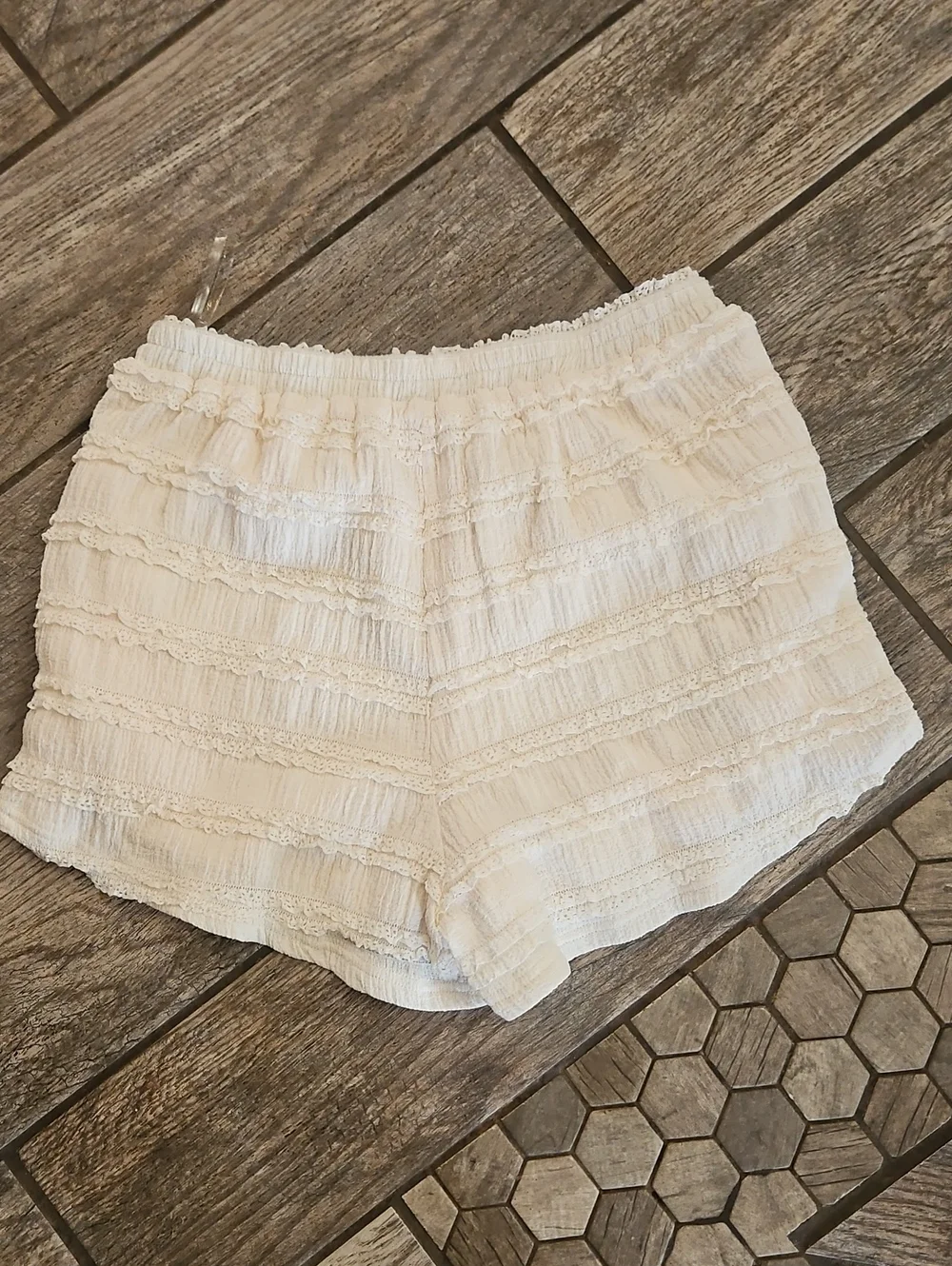 Listicle Cream Lace Ruffled High-Waist Shorts Size Small New No Tags